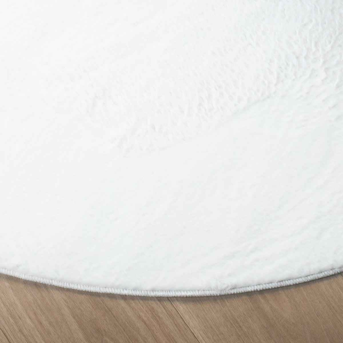 Round Low-Pile Rug - Cozy White